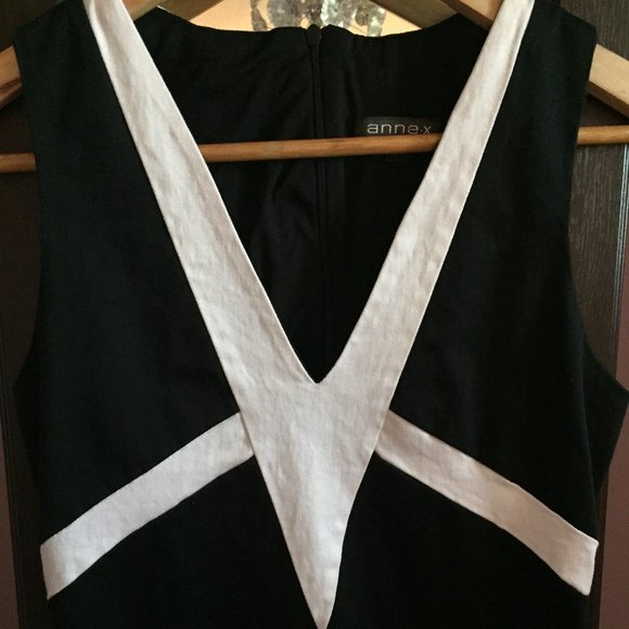 Anne-x Sleeveless Dress - Picture 2 of 6